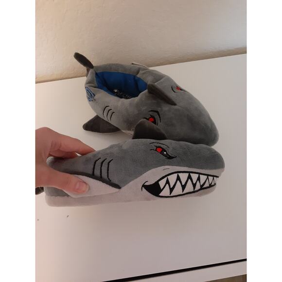 Skechers Comfy Fins Shark Bots Boys Slippers size L 2 3 - Great Condition - Picture 2 of 5